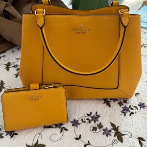 Kate Spade Mustard Yellow/Gold Pebble Purse / Crossbody w/ Matching NWT wallet